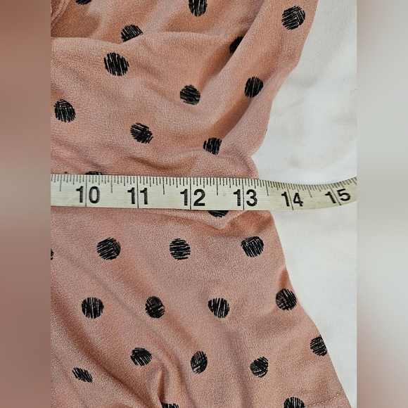 Fifty Street Womens Pink & Black Polka Dot 3/4 Sleeve V-Neck Top Size Medium - Picture 9 of 10
